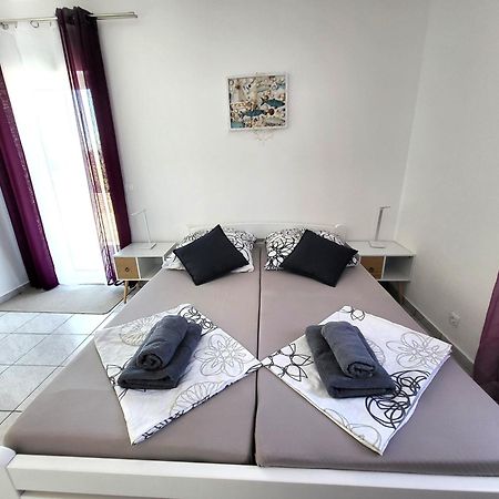 Apartments Pitve Jelsa  Exterior photo