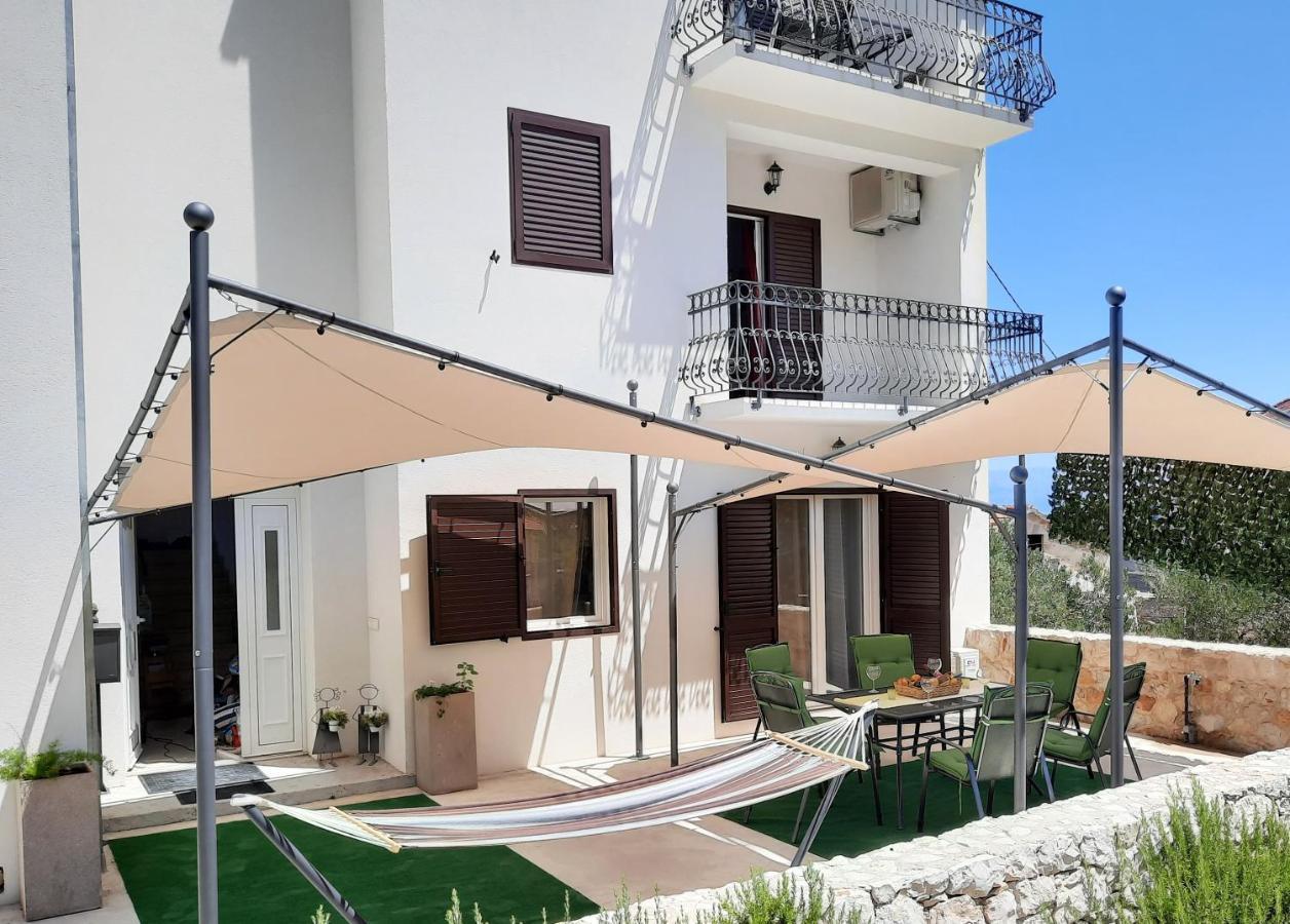 Apartments Pitve Jelsa  Exterior photo