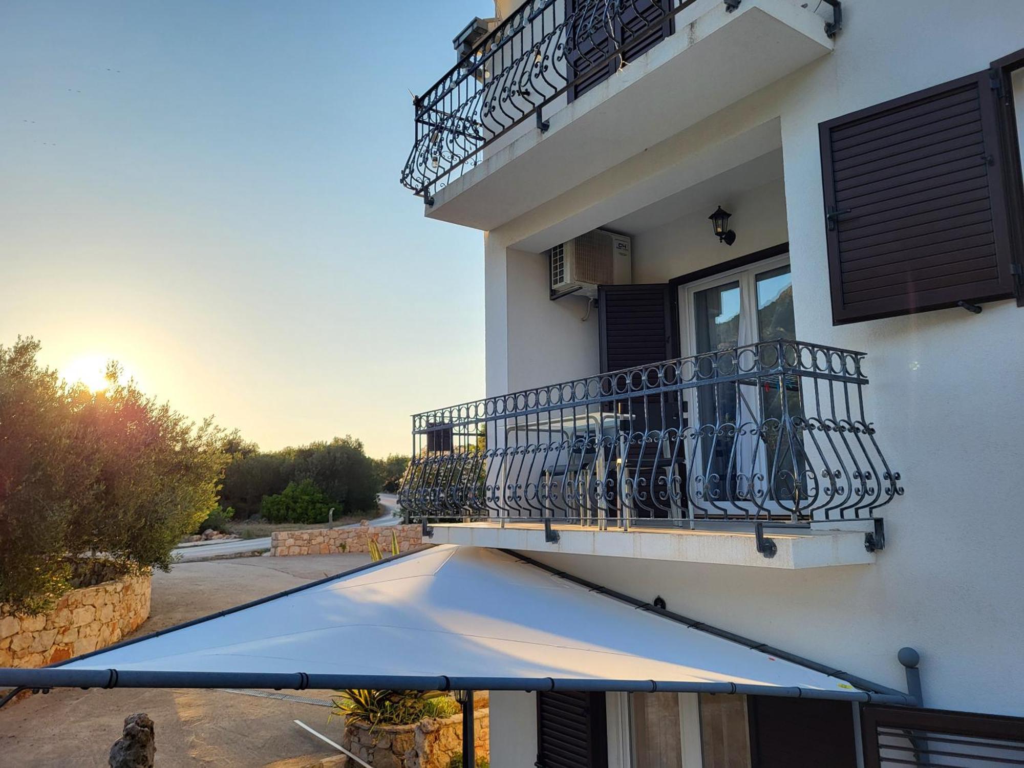 Apartments Pitve Jelsa  Exterior photo