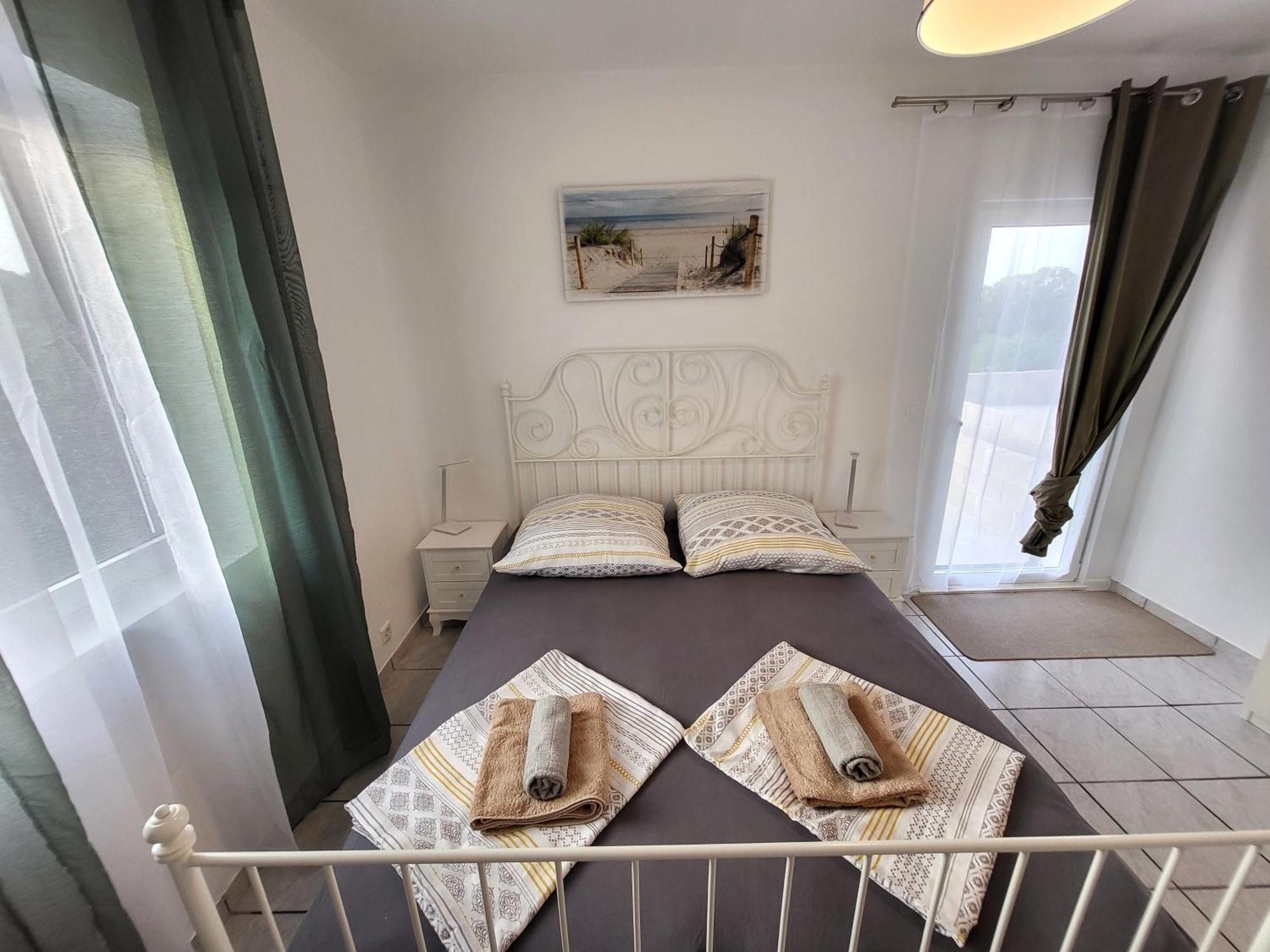 Apartments Pitve Jelsa  Exterior photo
